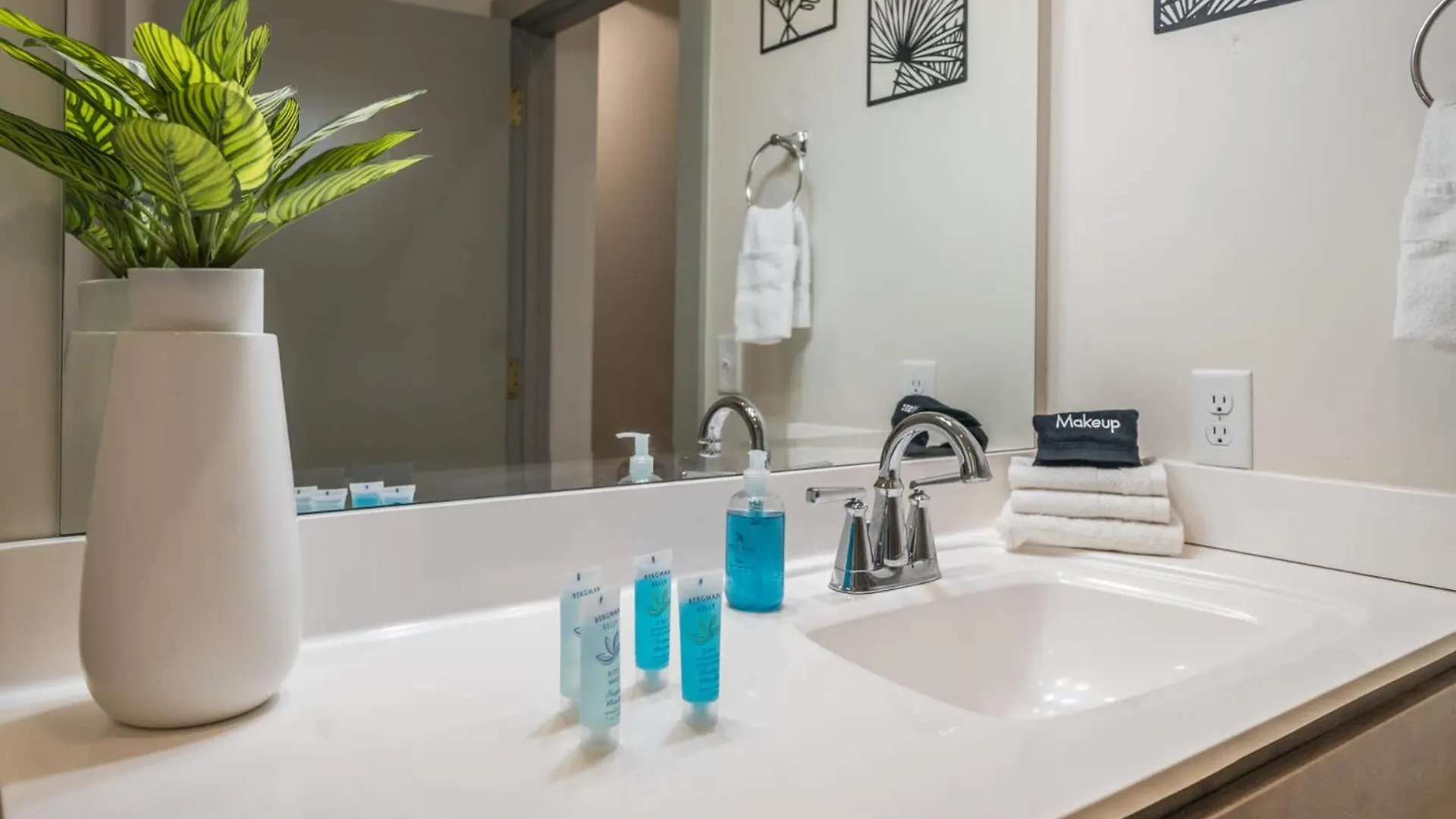 Modern Space In The Vibrant Louisville #101 0*,